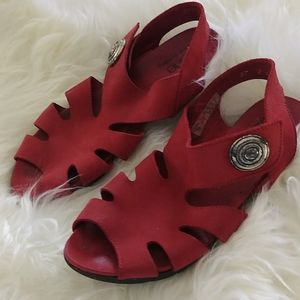 Arche sandals
